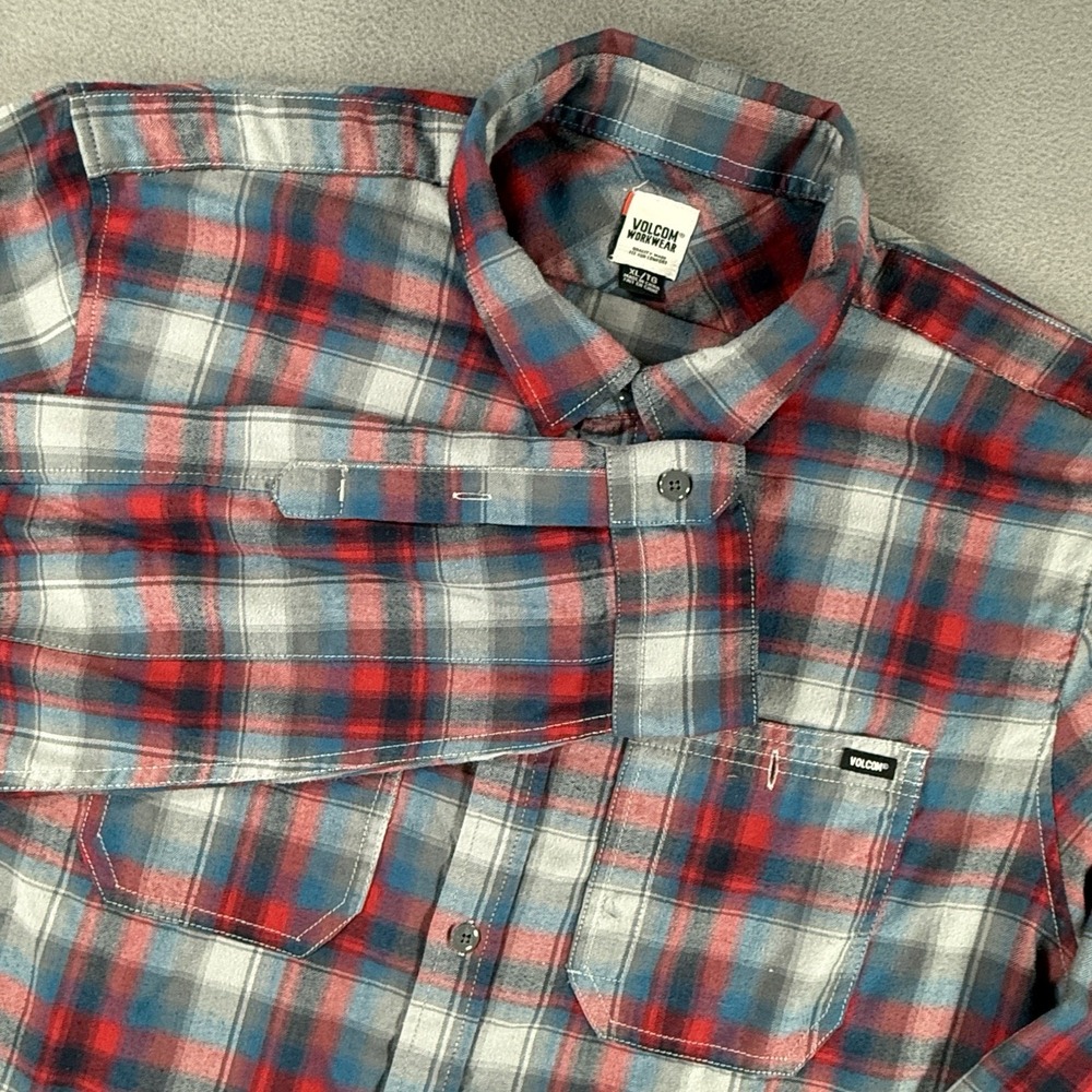 Volcom Workwear Mens Plaid Flannel Shirt XL Red Blue Long Sleeve Button Up